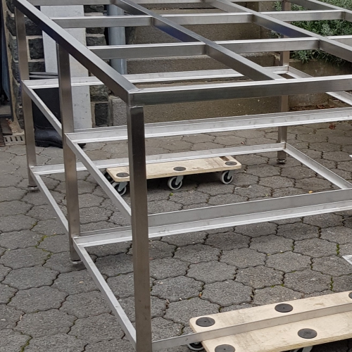 Gestell ohne Platte Gestell ohne Platte